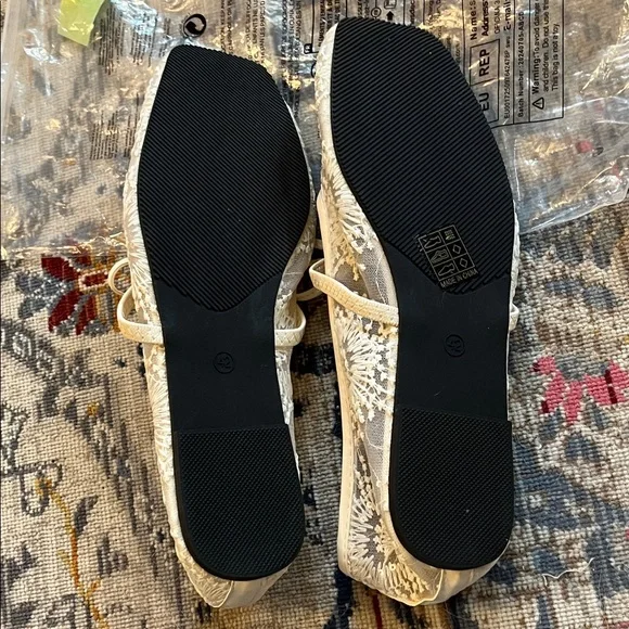 Mesh White Lace Ballet Flats - Picture 7 of 7